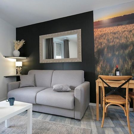 サン・テティエンヌLes Champs, T2 Hypercentre Chic Et Cosy Wifi Par Sovalfiアパートメント エクステリア 写真